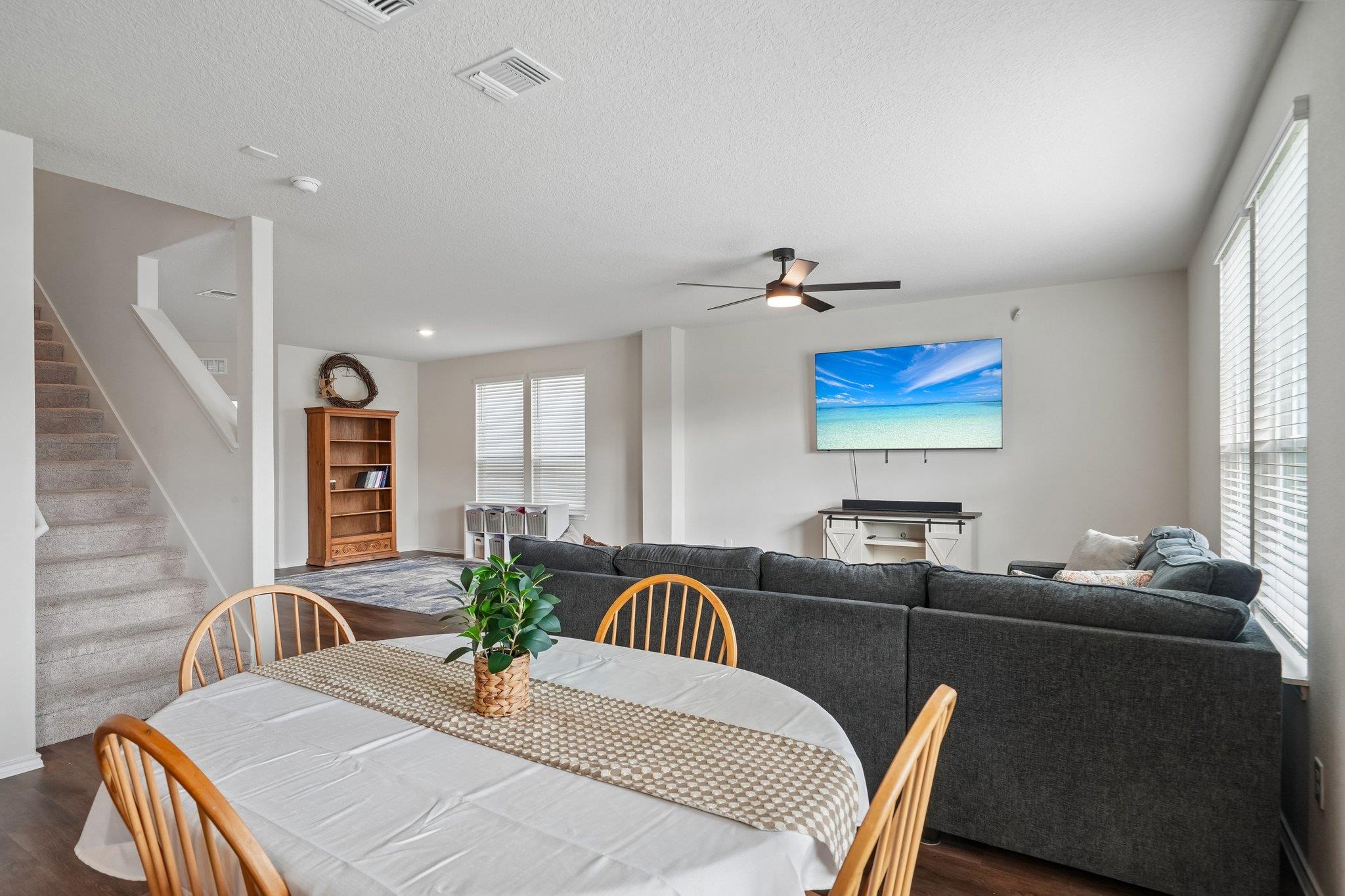 4037 Sun Meadow LN