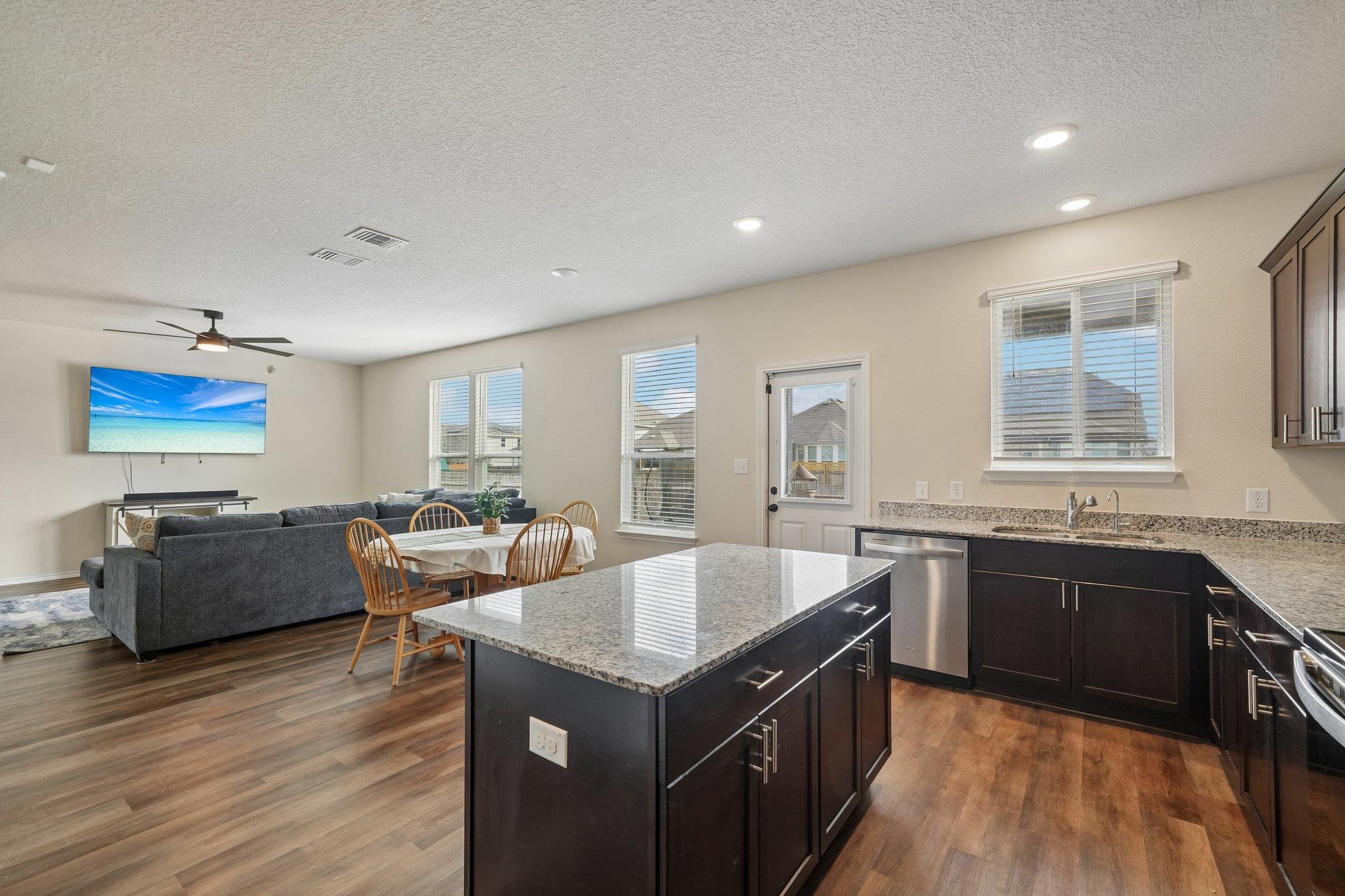 4037 Sun Meadow LN