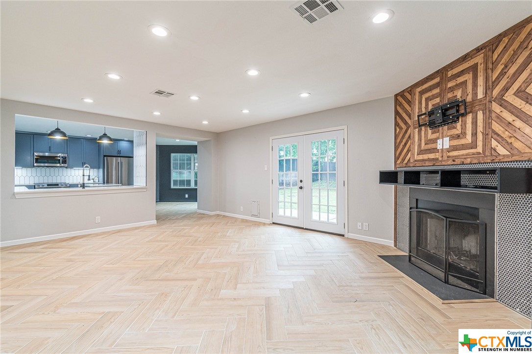 1418 Meadow Parkway