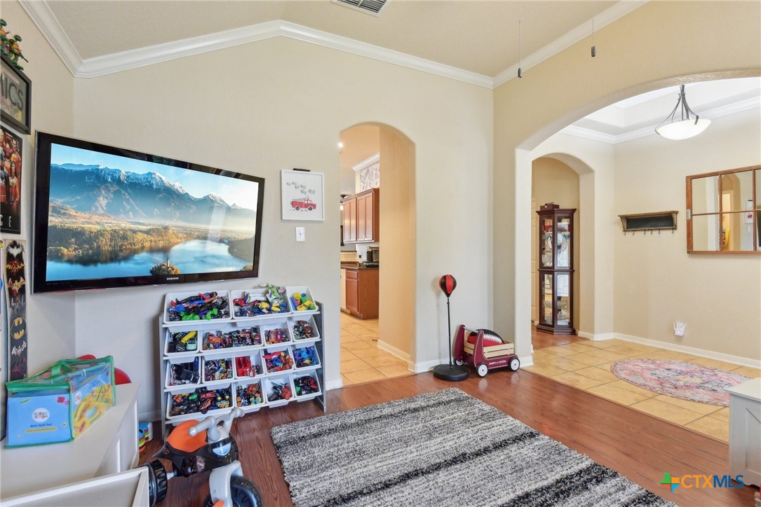 2585 White Wing Way