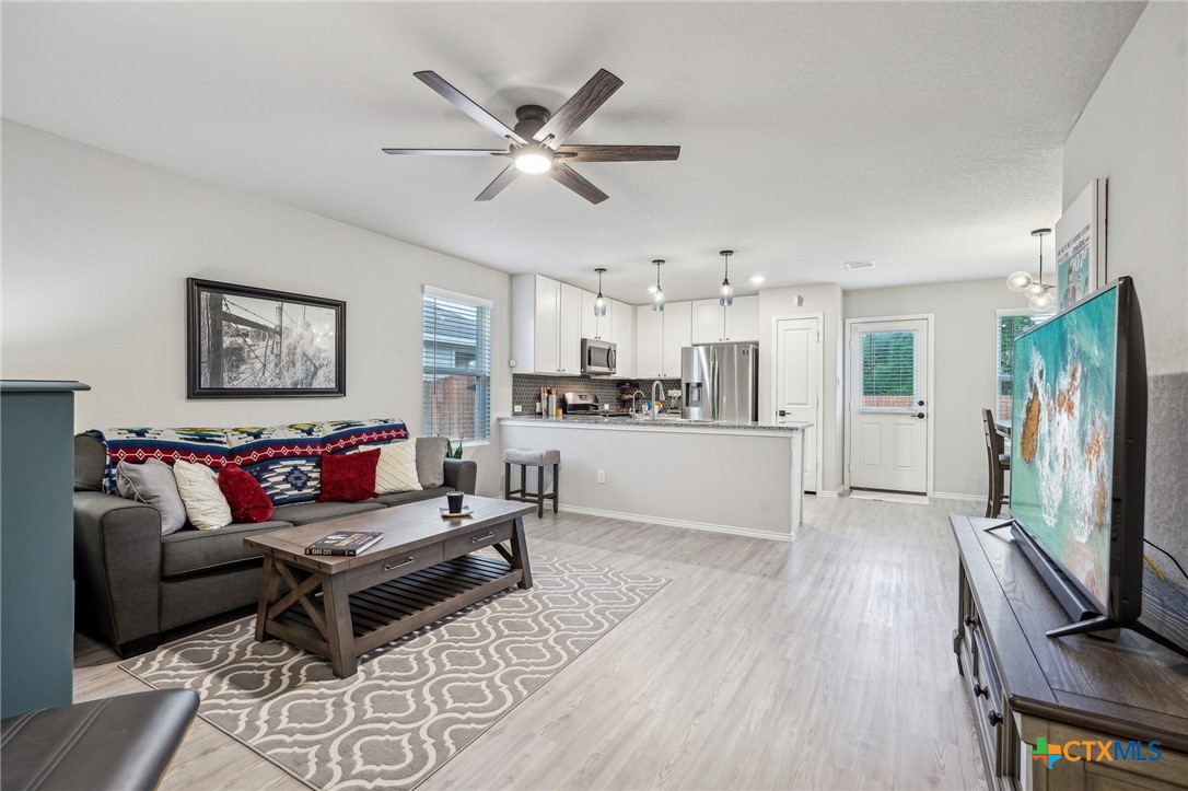 5672 Jasmine Spur