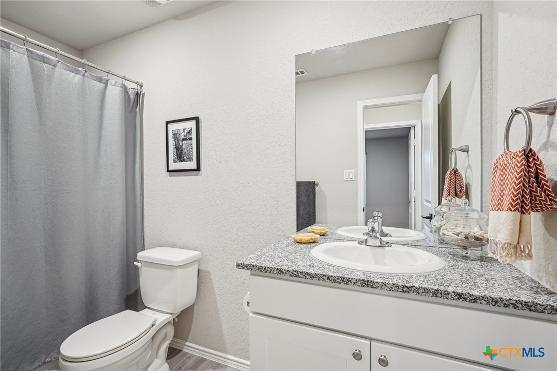 5672 Jasmine Spur
