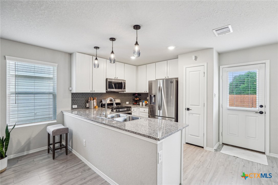 5672 Jasmine Spur