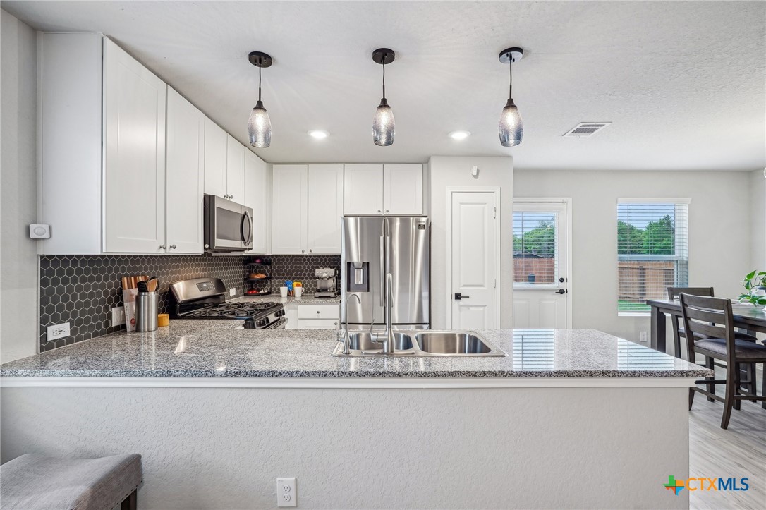 5672 Jasmine Spur