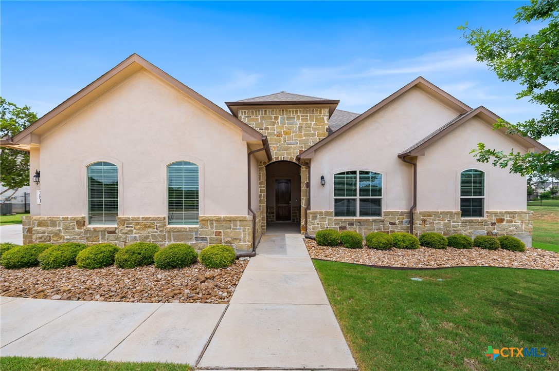 381 Hessen Way
