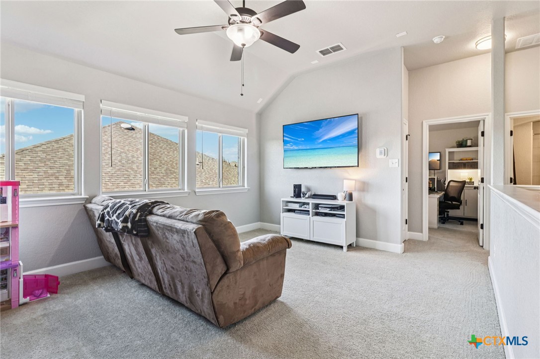 1074 Boulder Run
