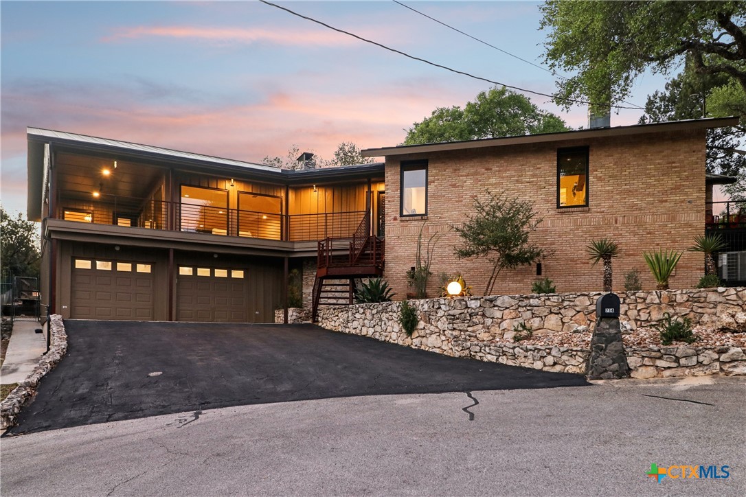 714 Starcrest