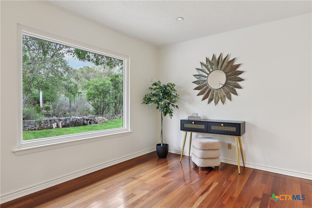 714 Starcrest