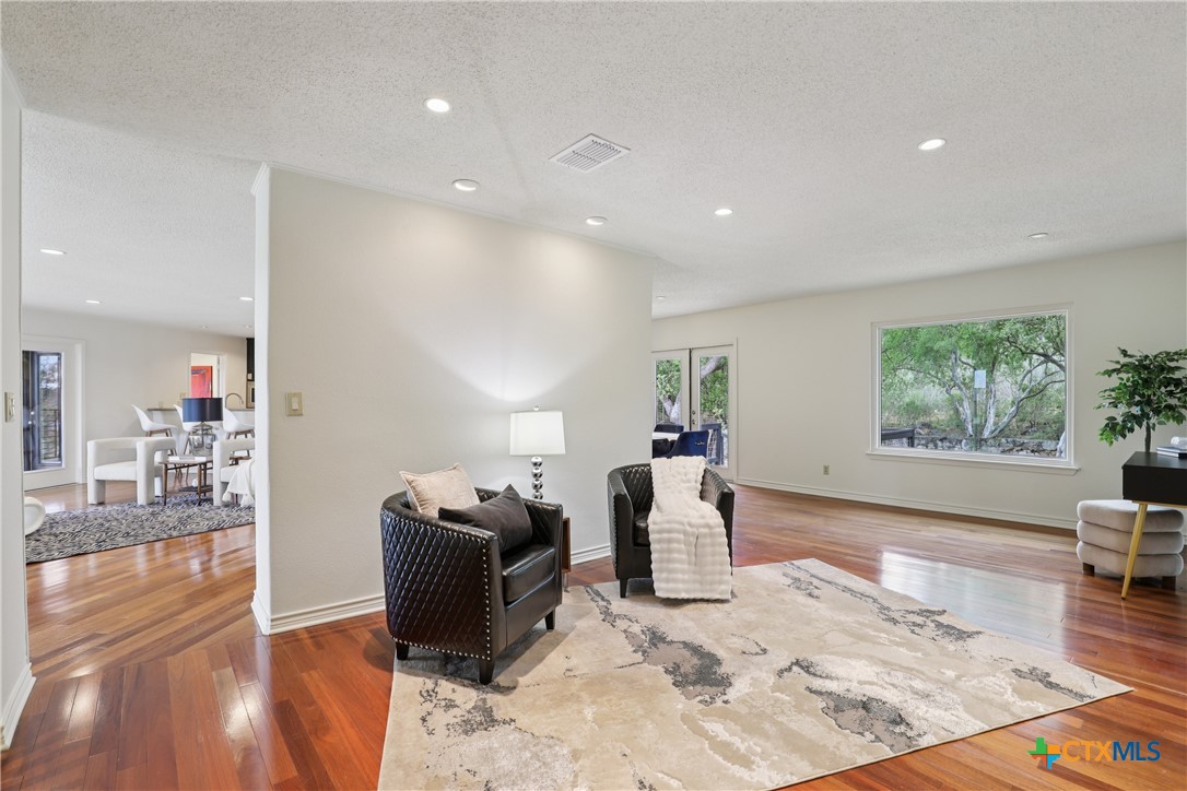 714 Starcrest