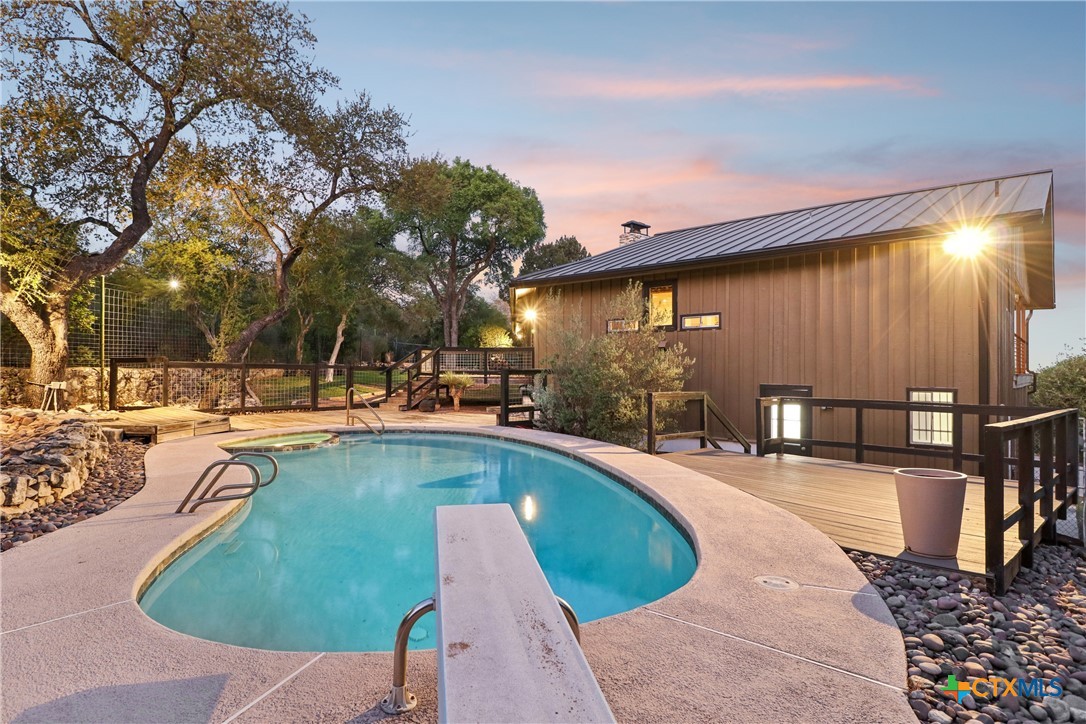 714 Starcrest