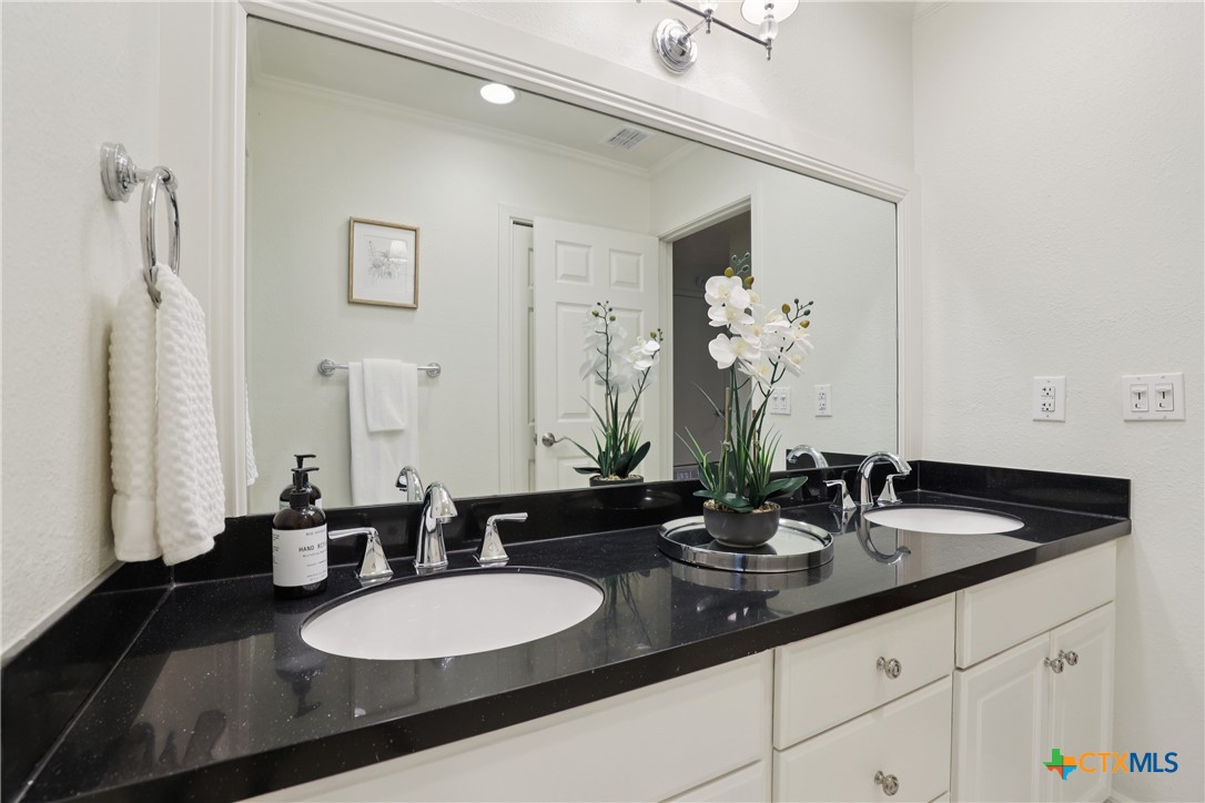 714 Starcrest