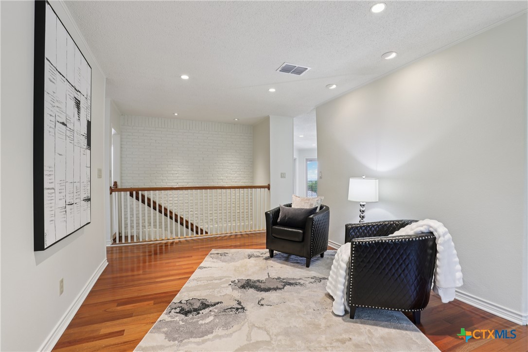 714 Starcrest
