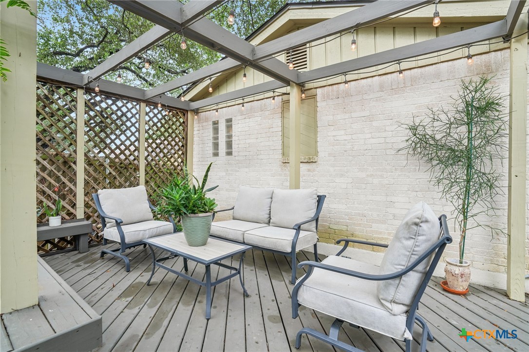 714 Oakwood Boulevard