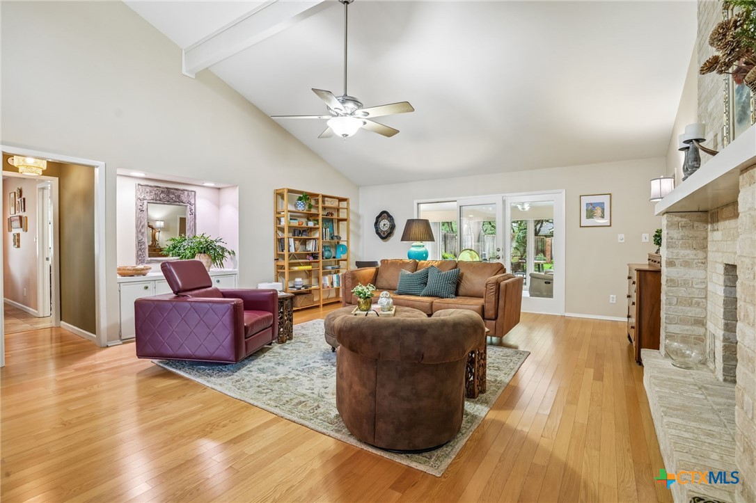 714 Oakwood Boulevard