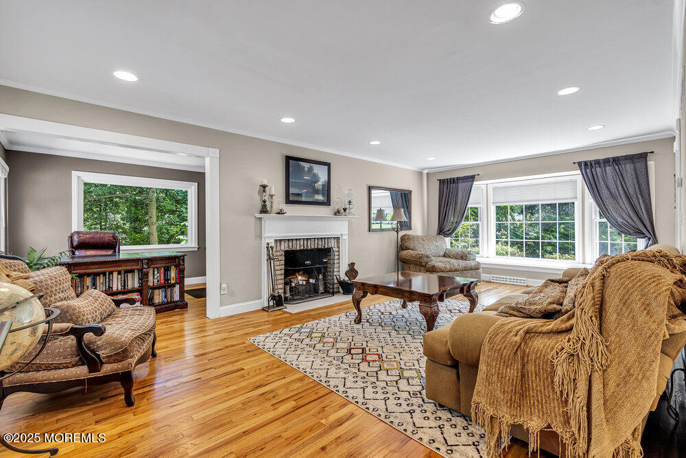 166 S Lake Drive