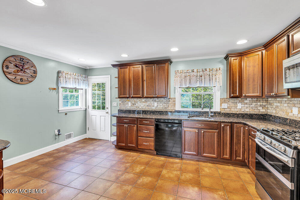 166 S Lake Drive