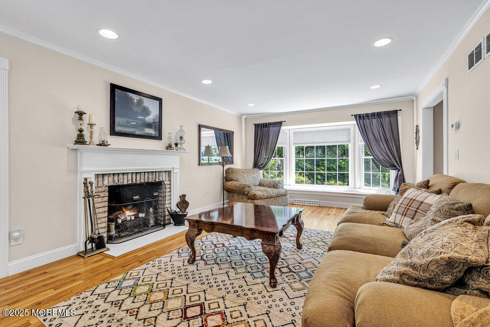166 S Lake Drive