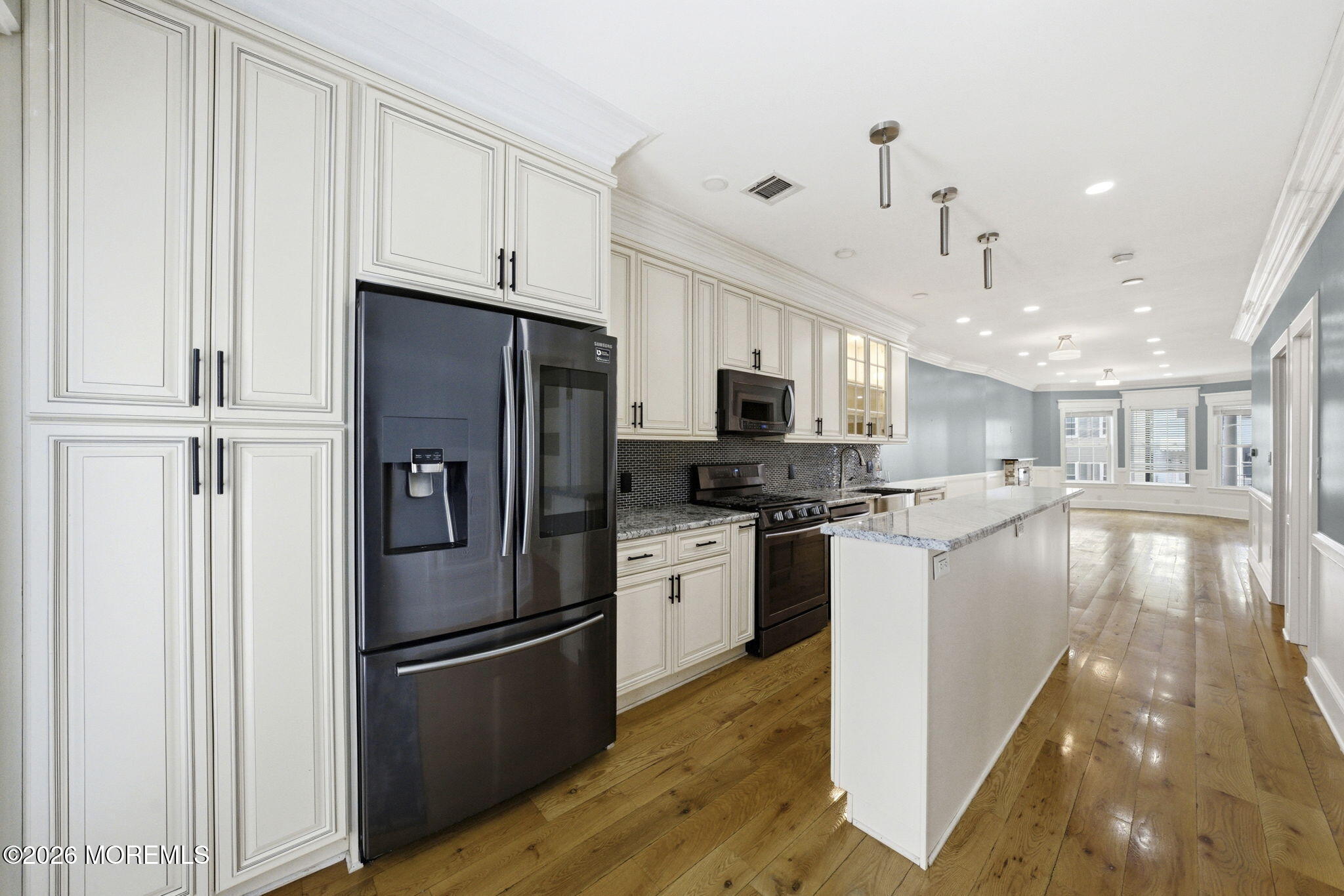 245 Jewett Avenue
