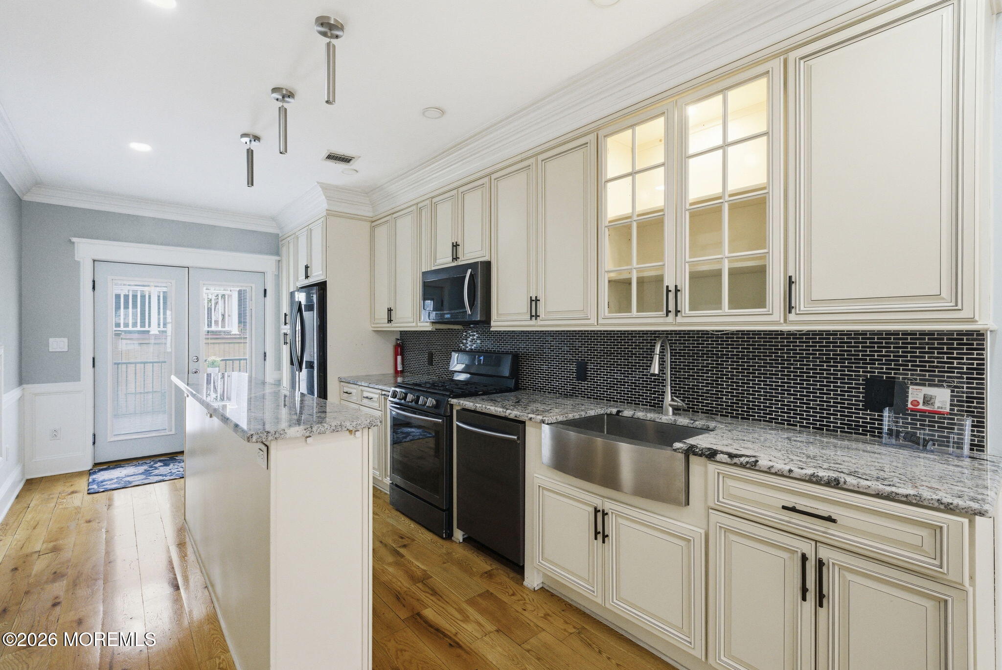 245 Jewett Avenue