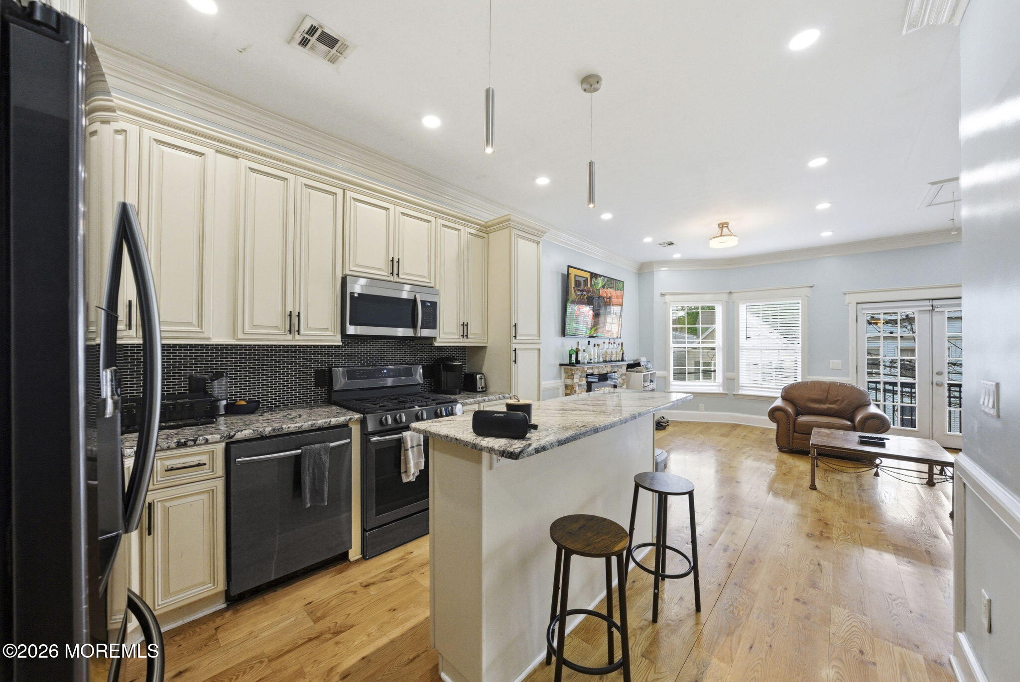 245 Jewett Avenue