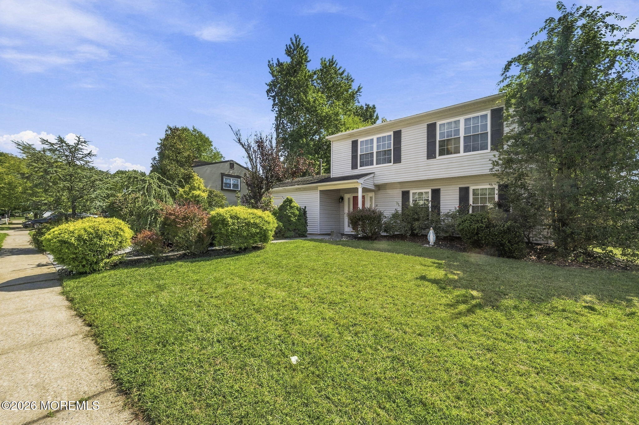15 Cherry Bend Drive N