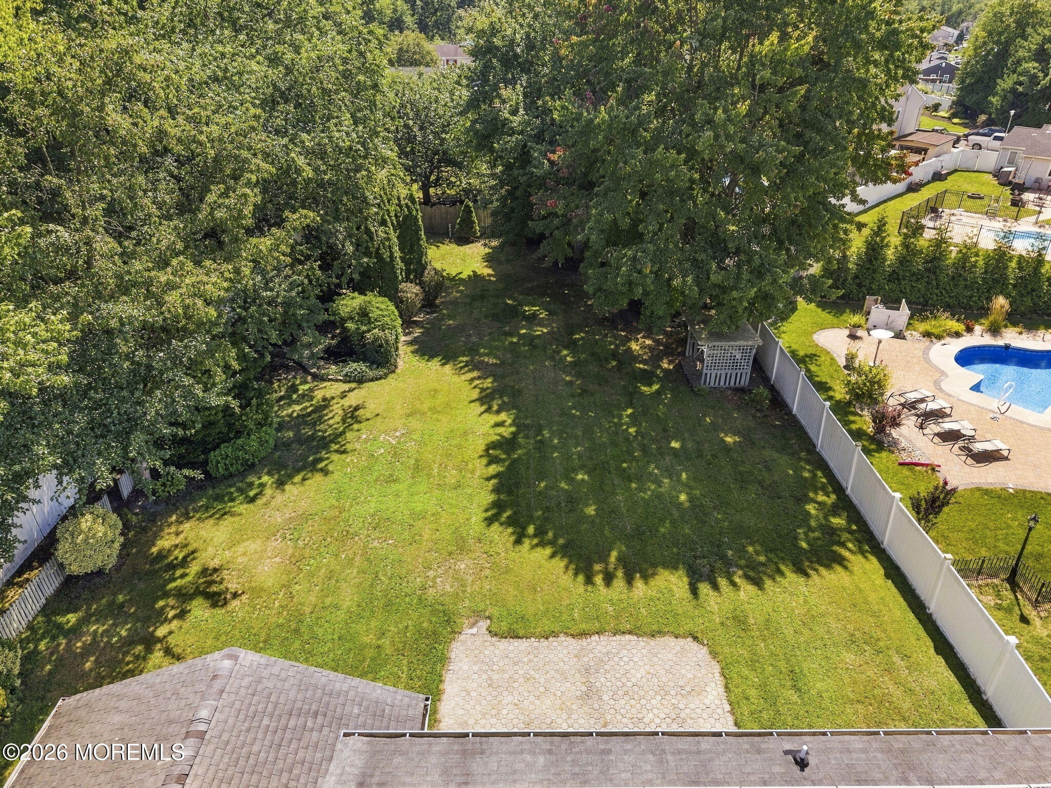 15 Cherry Bend Drive N