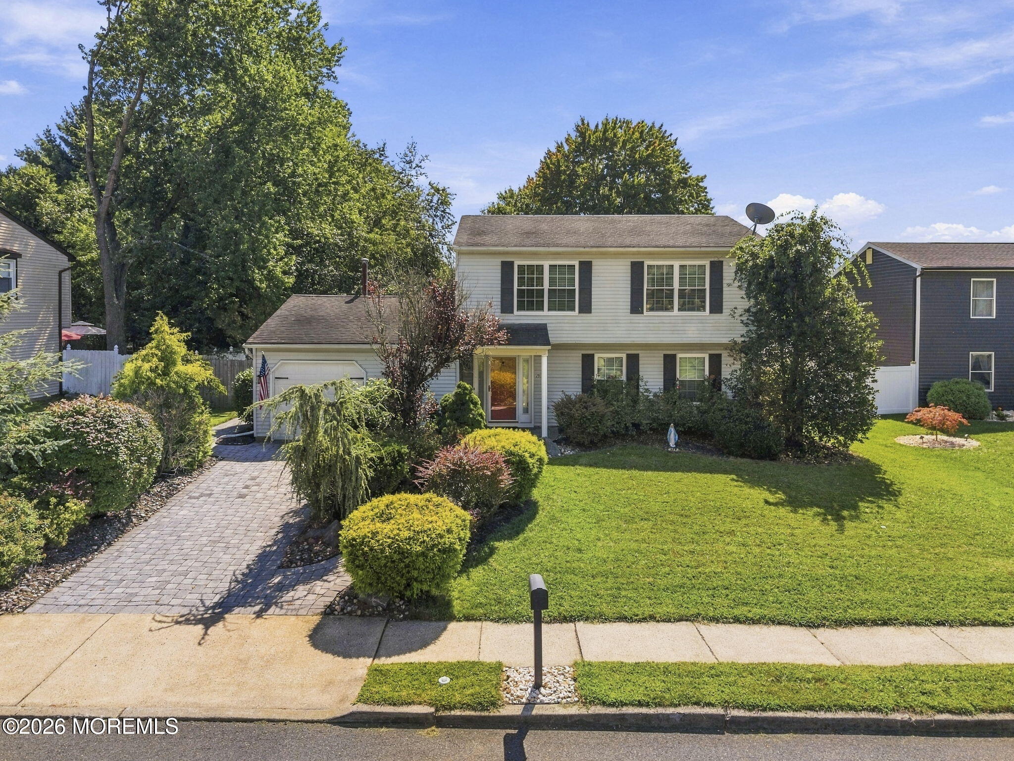 15 Cherry Bend Drive N