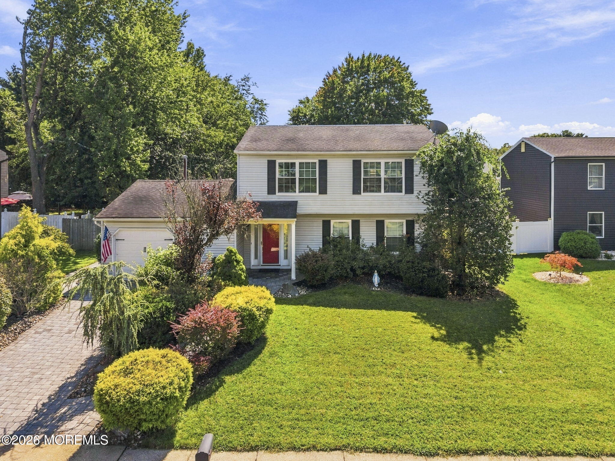 15 Cherry Bend Drive N