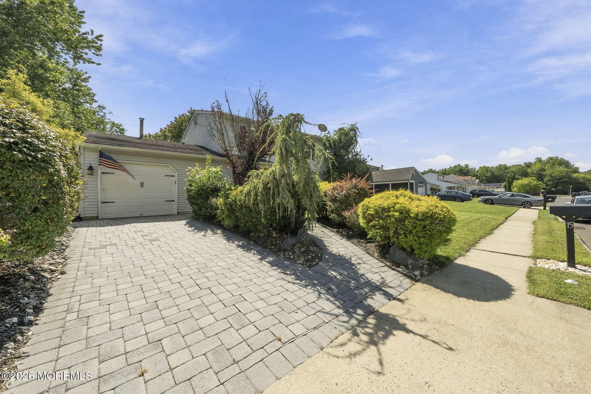 15 Cherry Bend Drive N