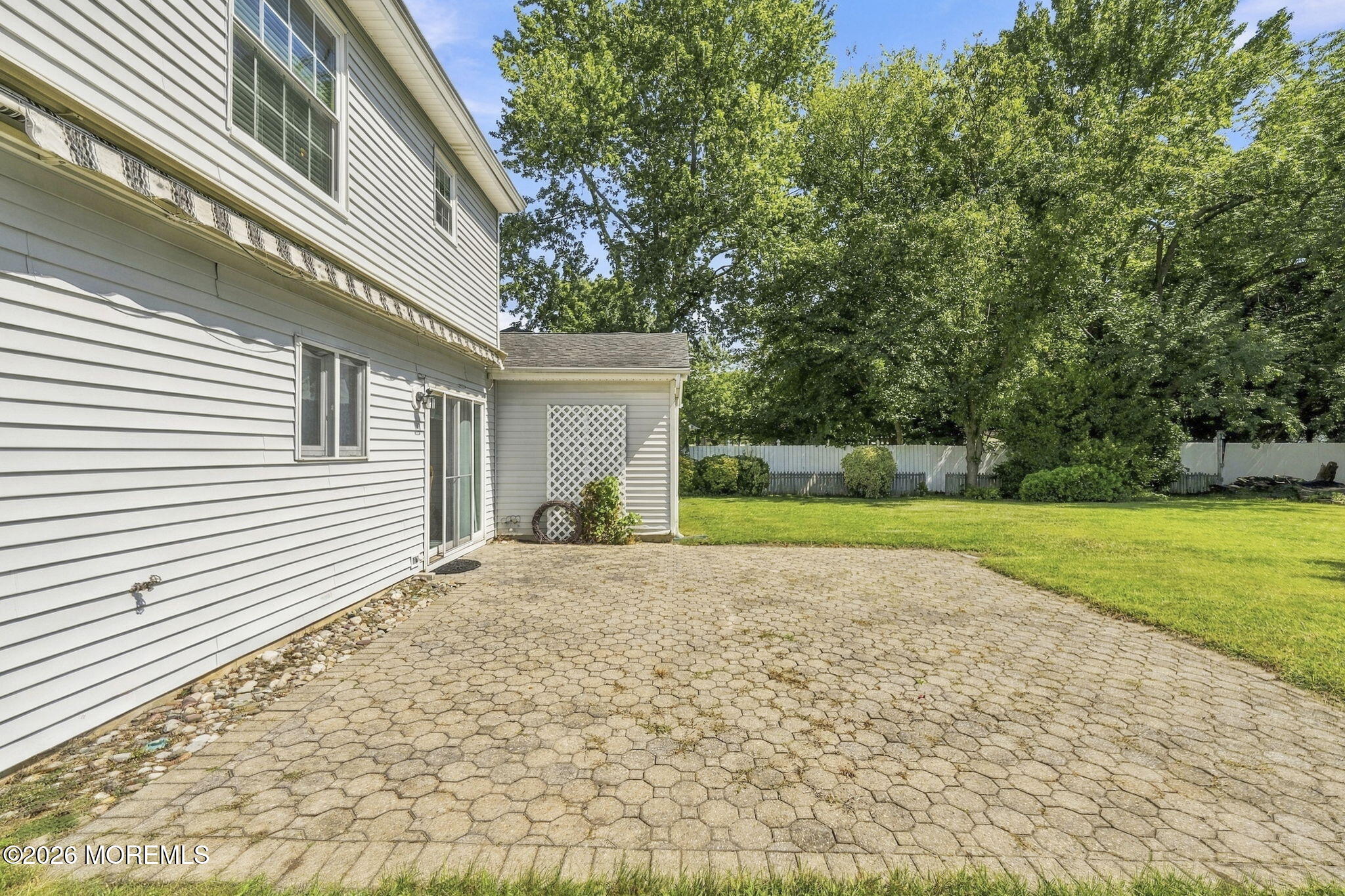 15 Cherry Bend Drive N