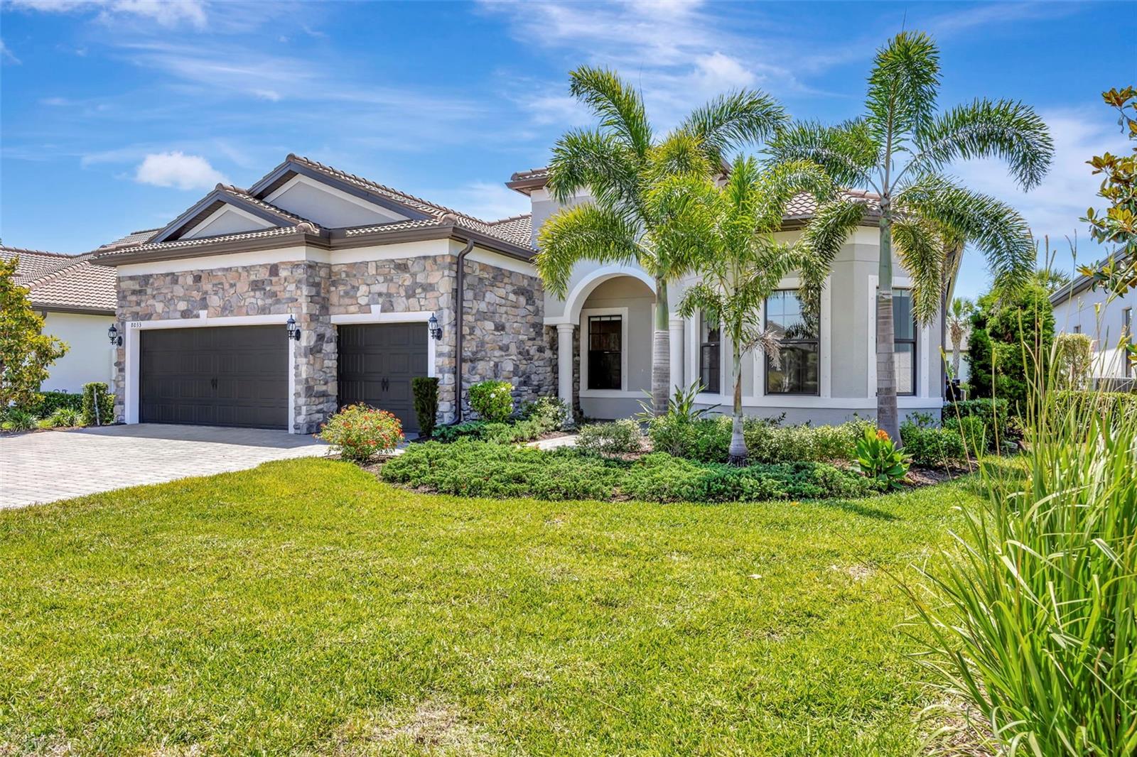 8033 GRANDE SHORES DR
