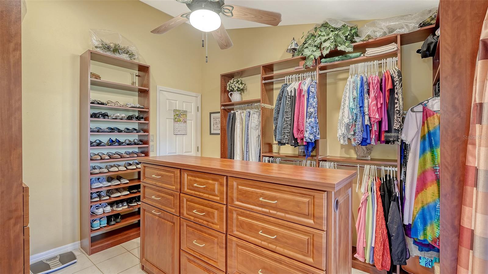 7426 WEEPING WILLOW BLVD