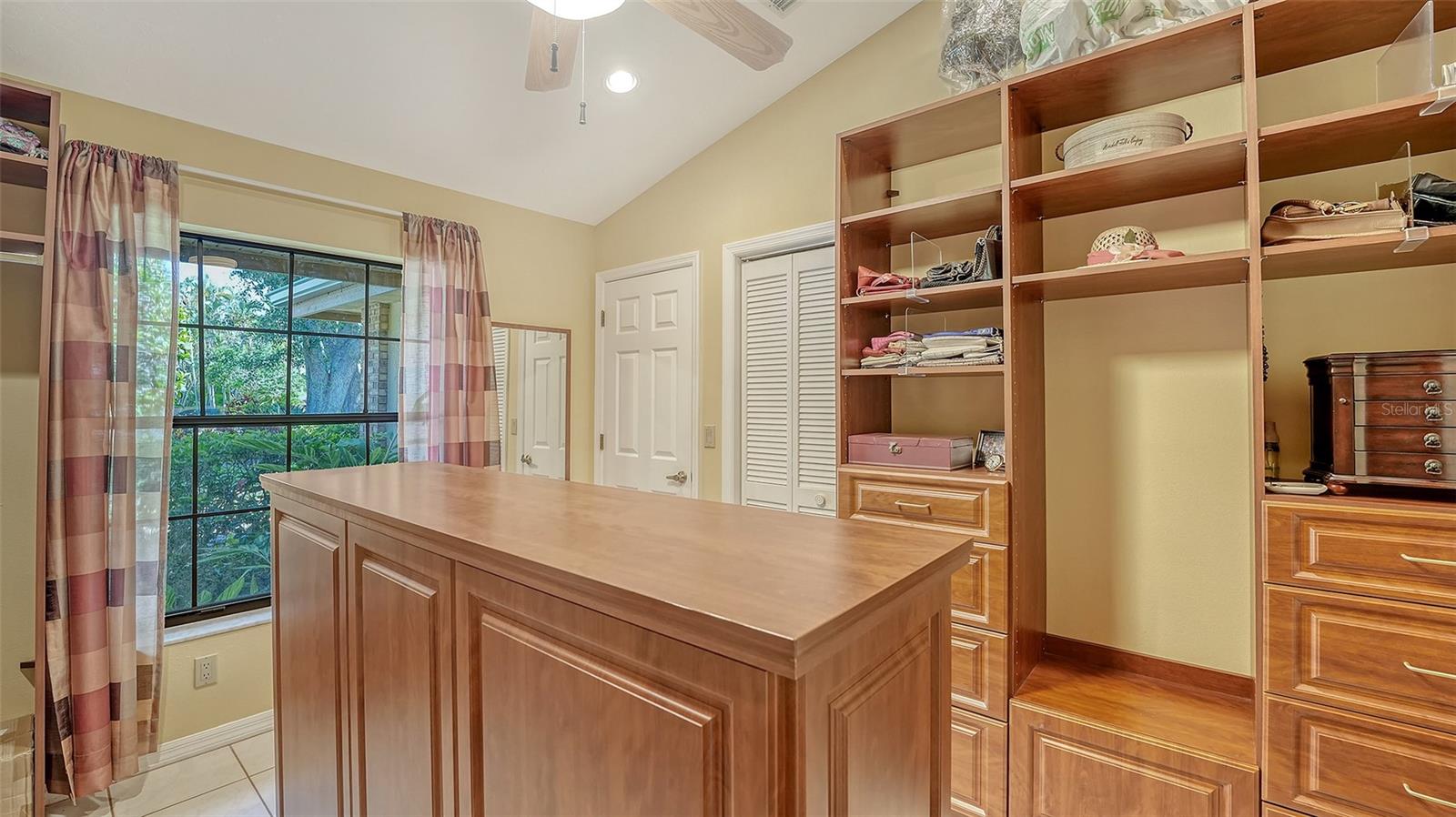 7426 WEEPING WILLOW BLVD