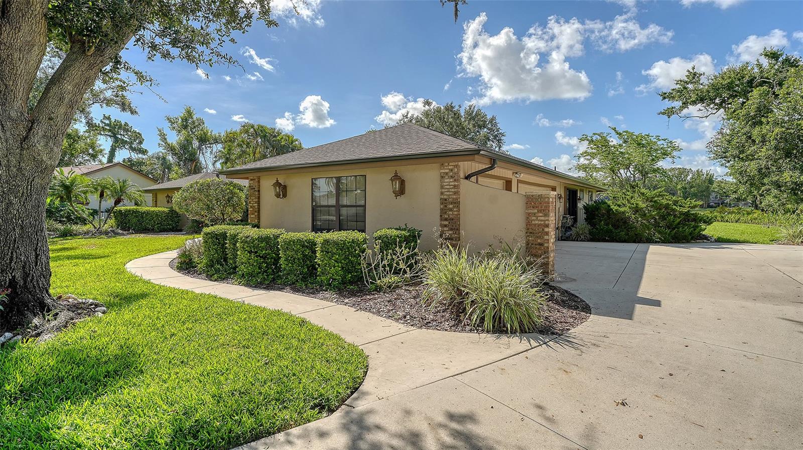 7426 WEEPING WILLOW BLVD