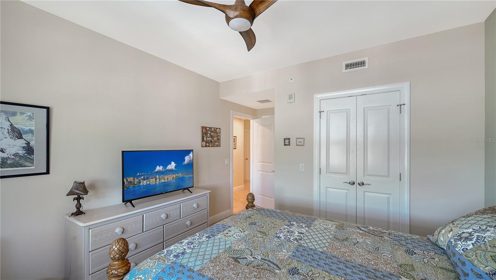 260 HIDDEN BAY DR #405