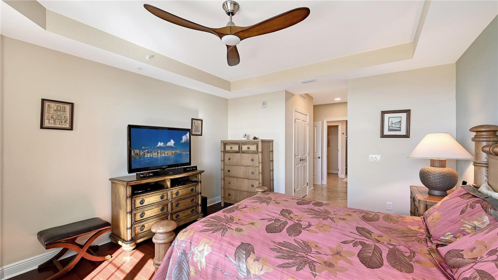 260 HIDDEN BAY DR #405