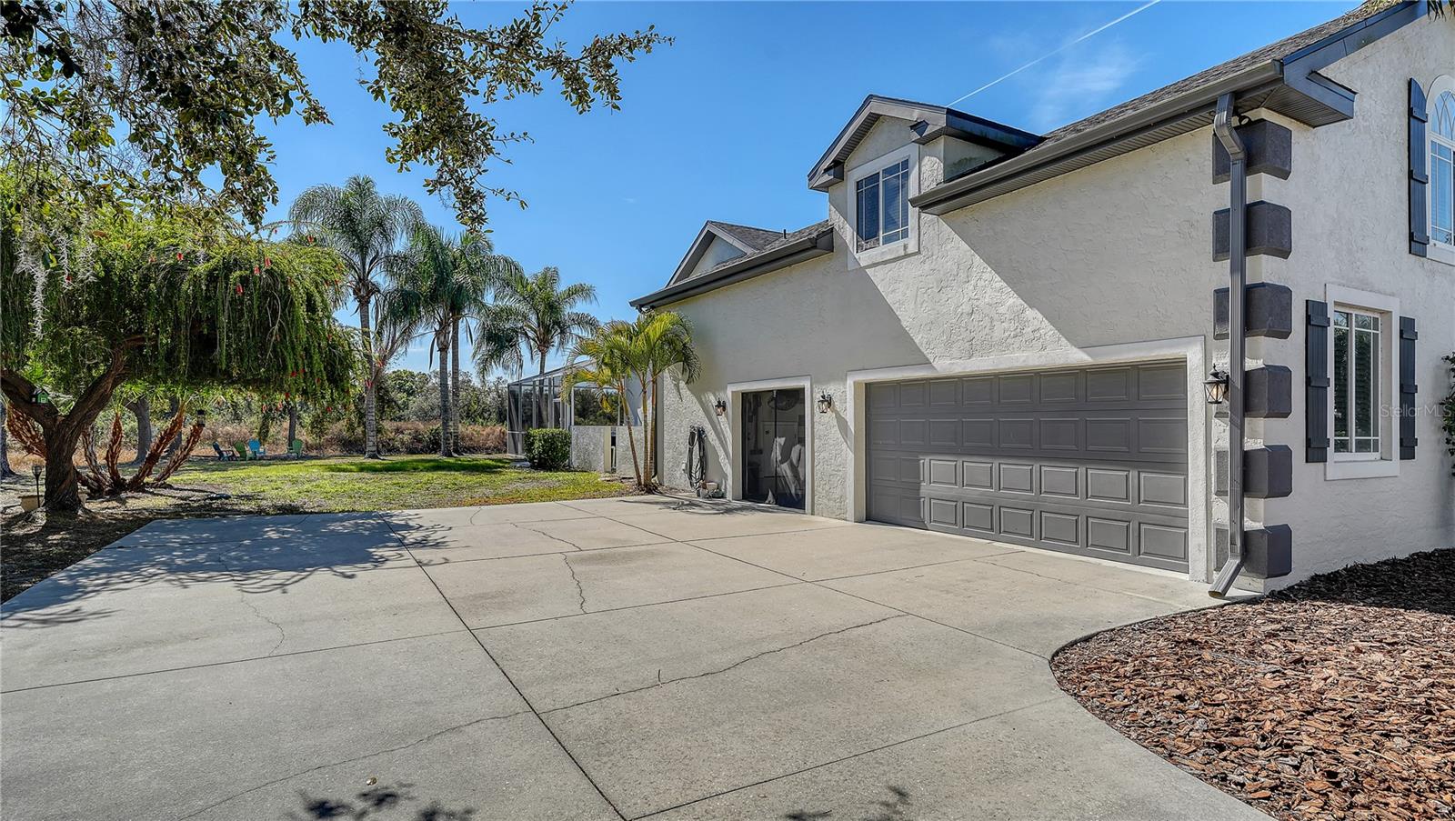 2098 PALM VIEW RD