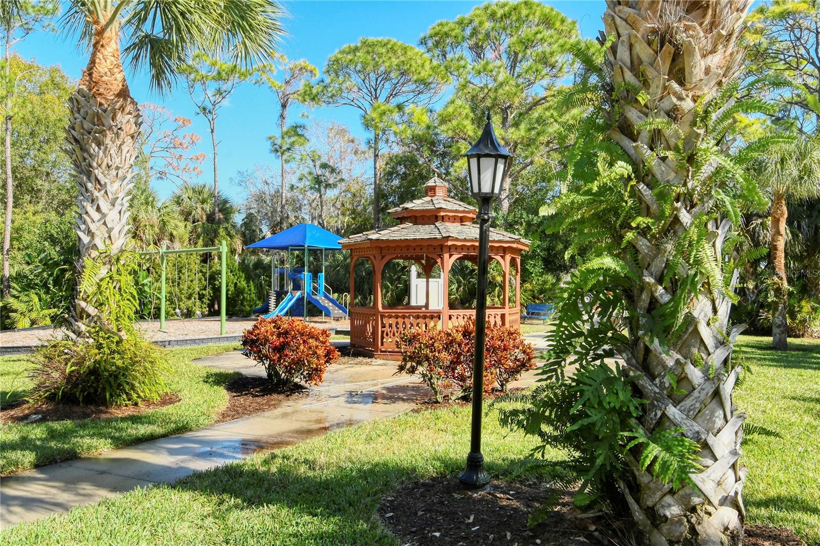 767 FORDINGBRIDGE WAY