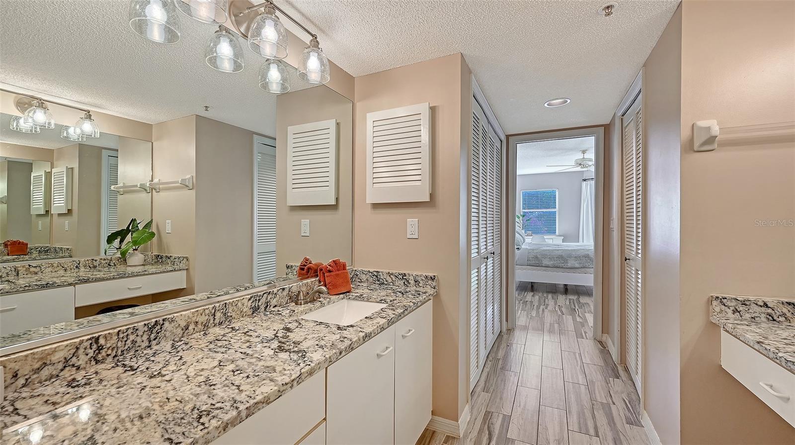 1328 SIESTA BAYSIDE DR #1328C