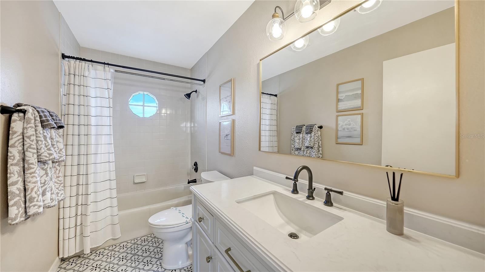 1350 SIESTA BAYSIDE DR #1350B