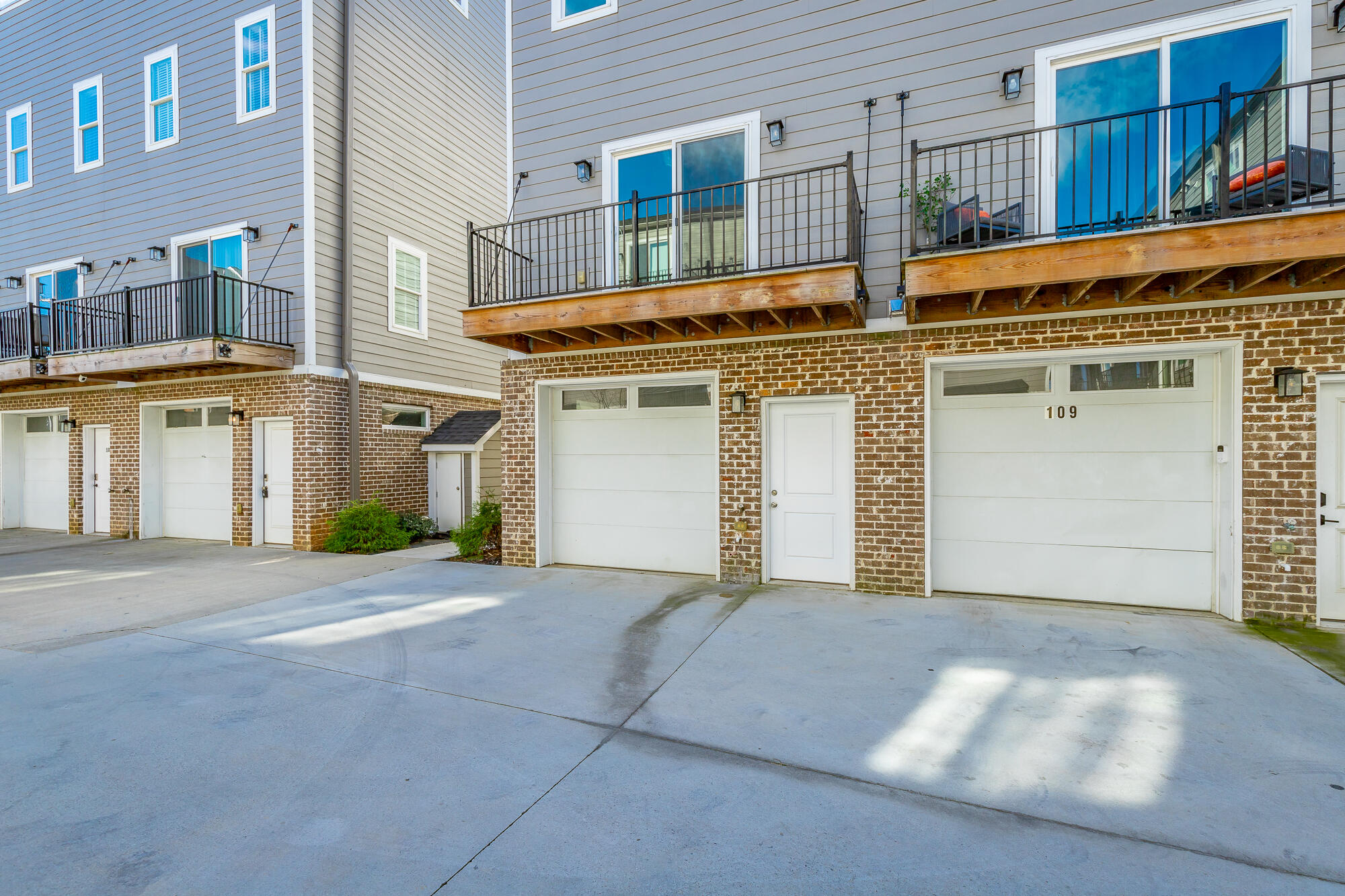 917 E 17th Street, 111