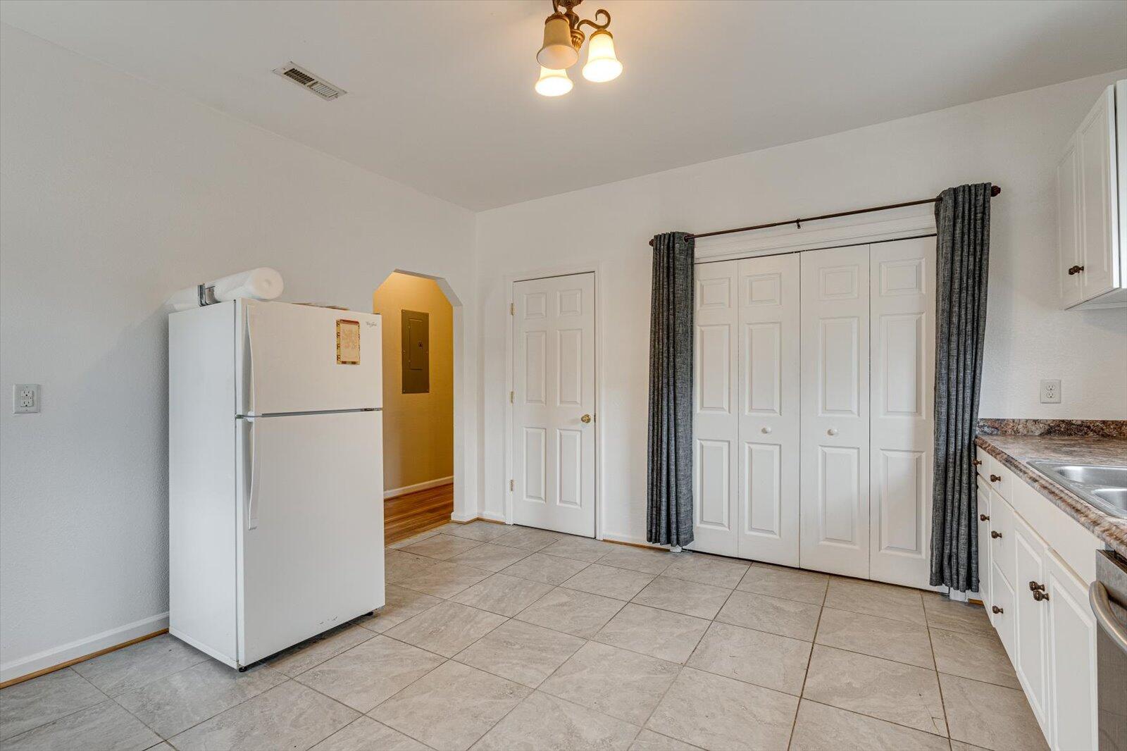 1005 S Hickory Street