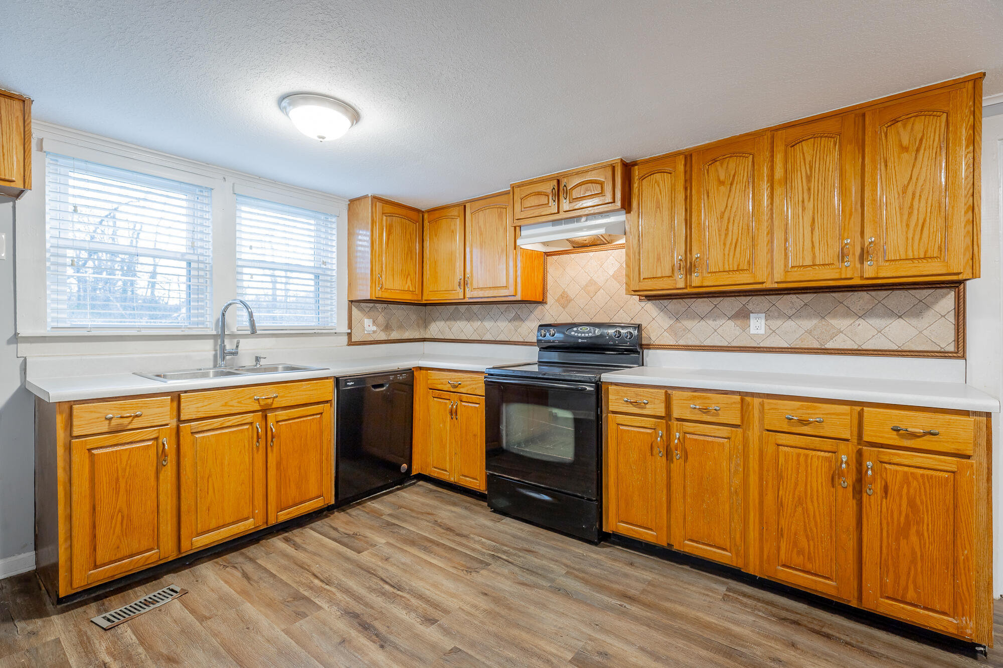 11724 Old Back Valley Road