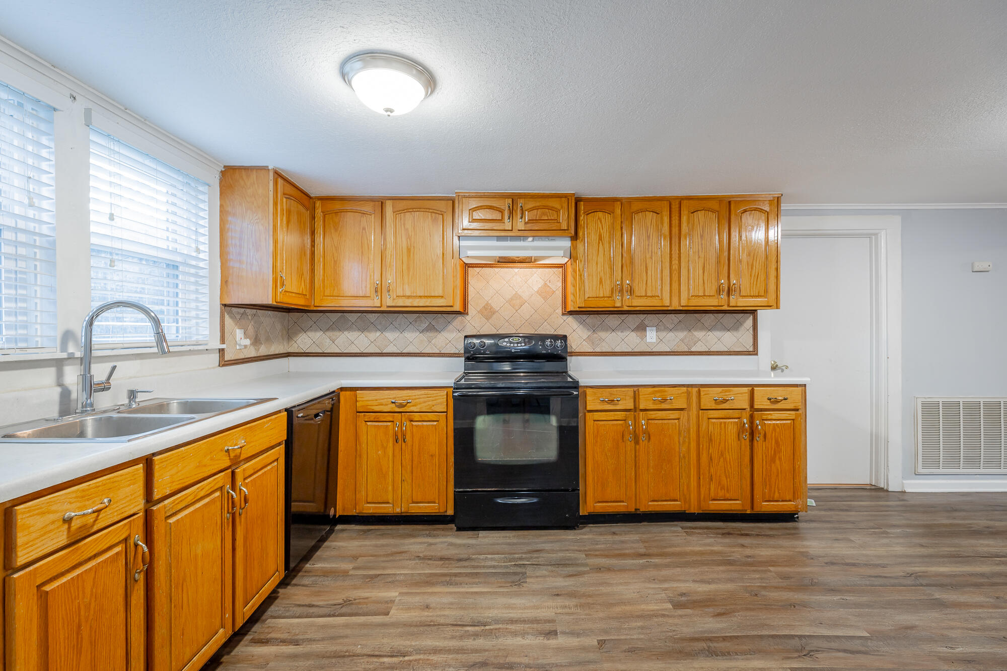 11724 Old Back Valley Road