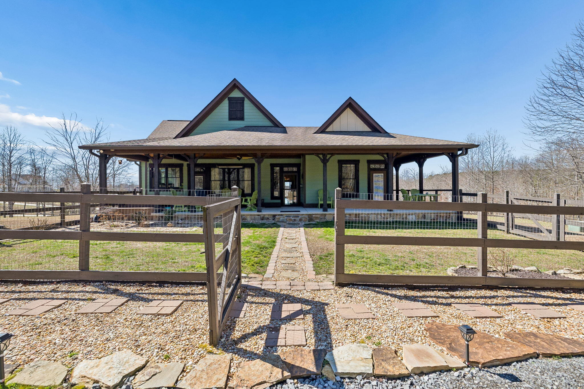 925 River Bluffs Drive