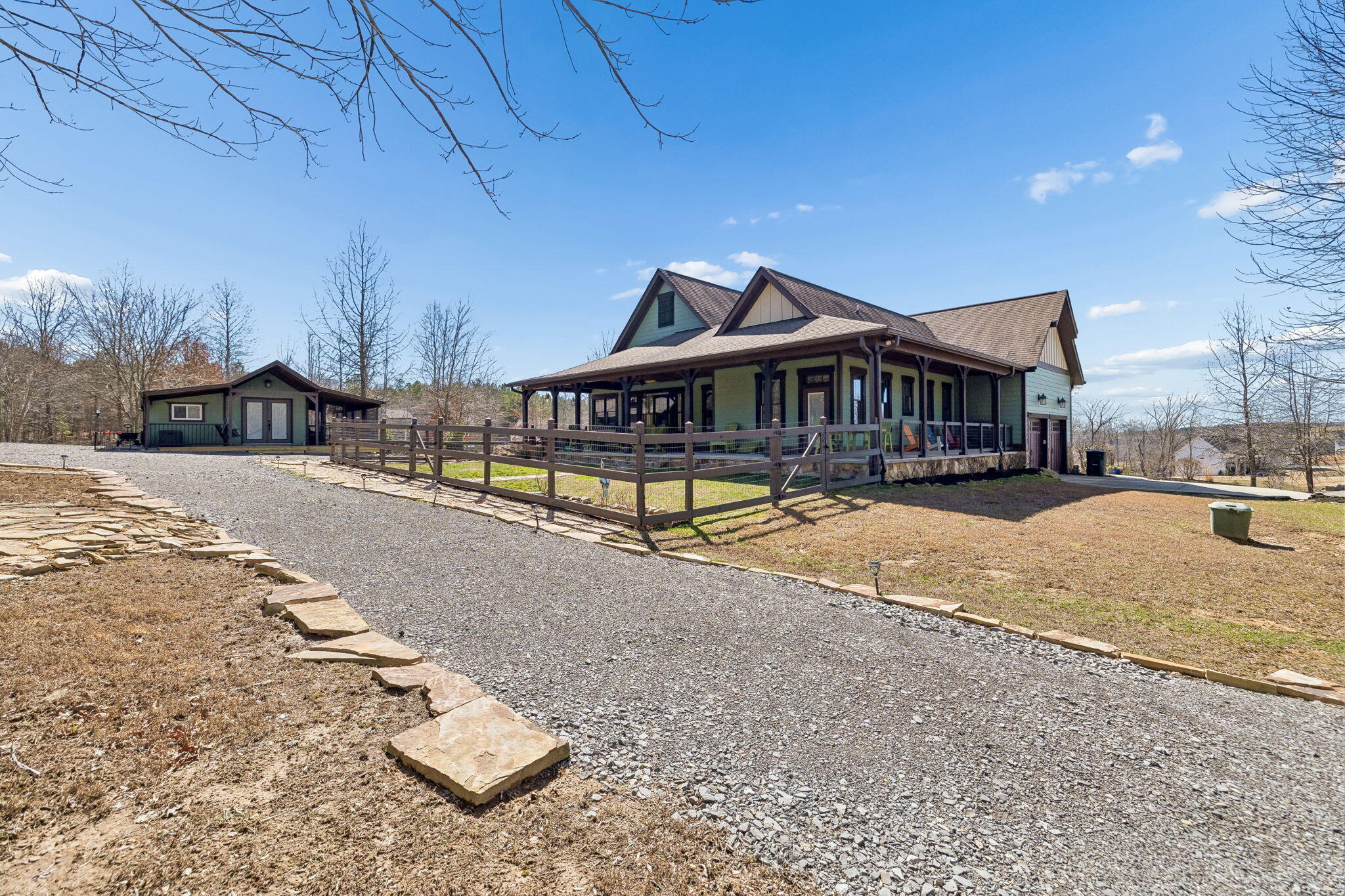 925 River Bluffs Drive