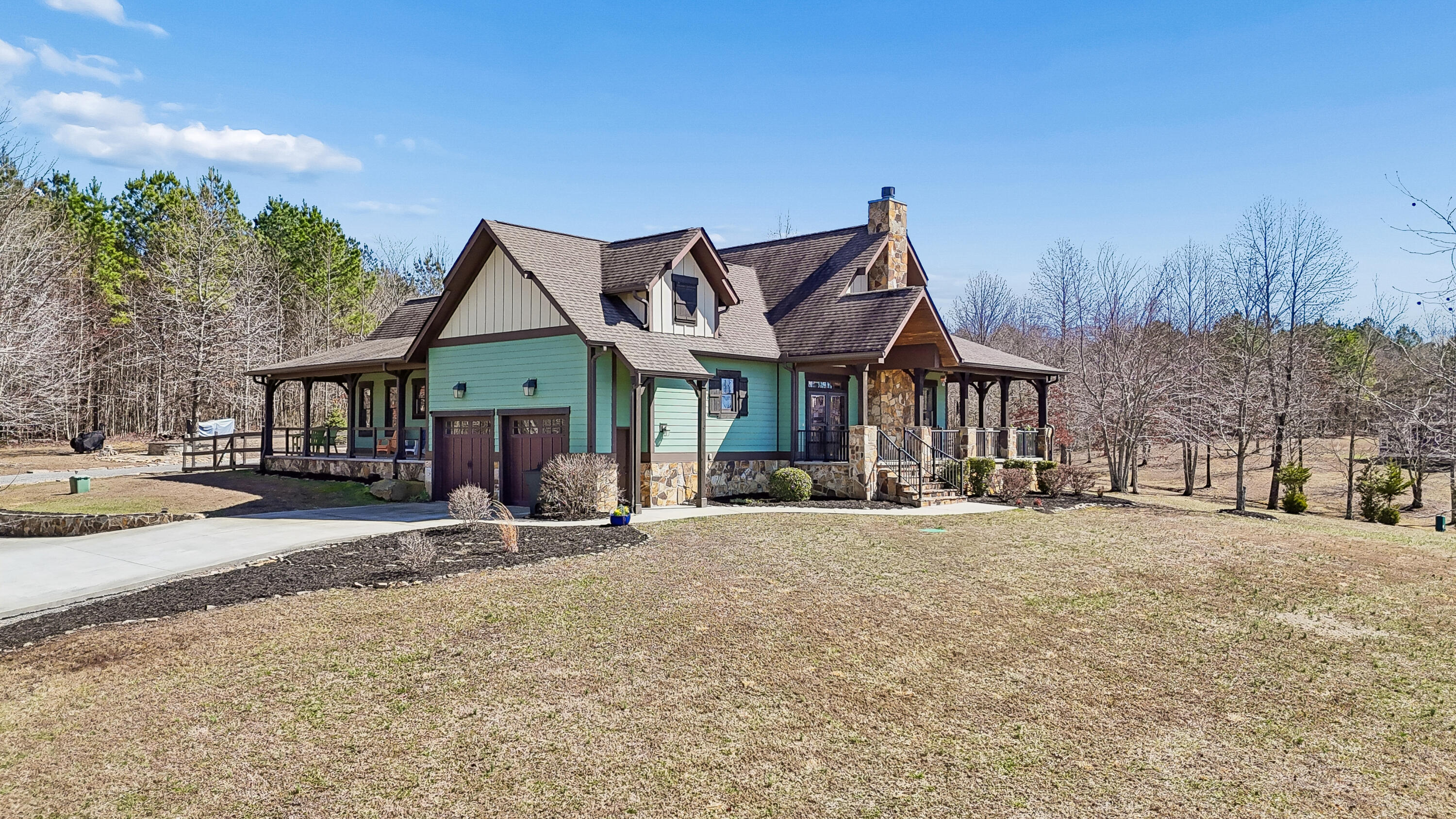 925 River Bluffs Drive