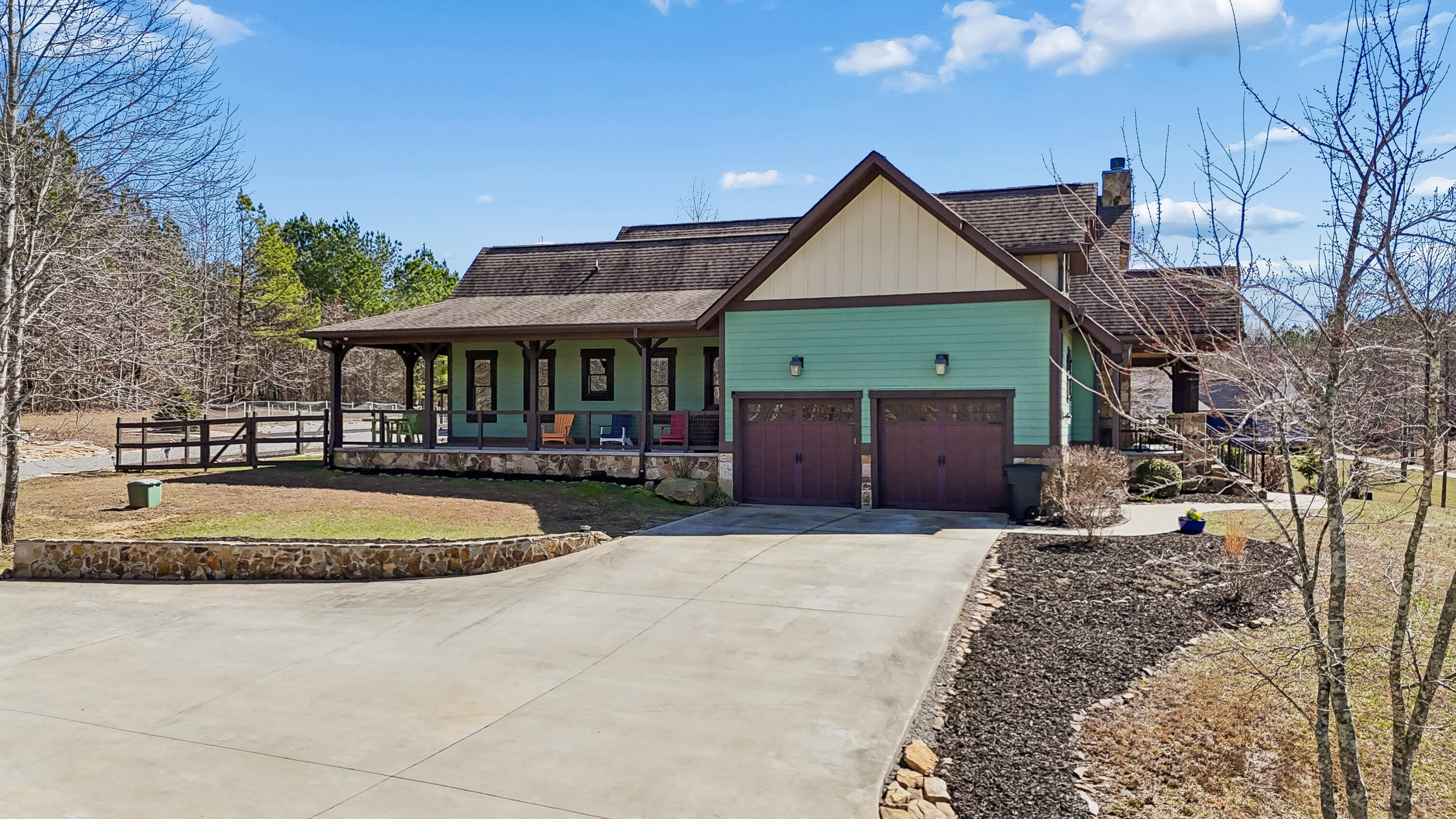 925 River Bluffs Drive