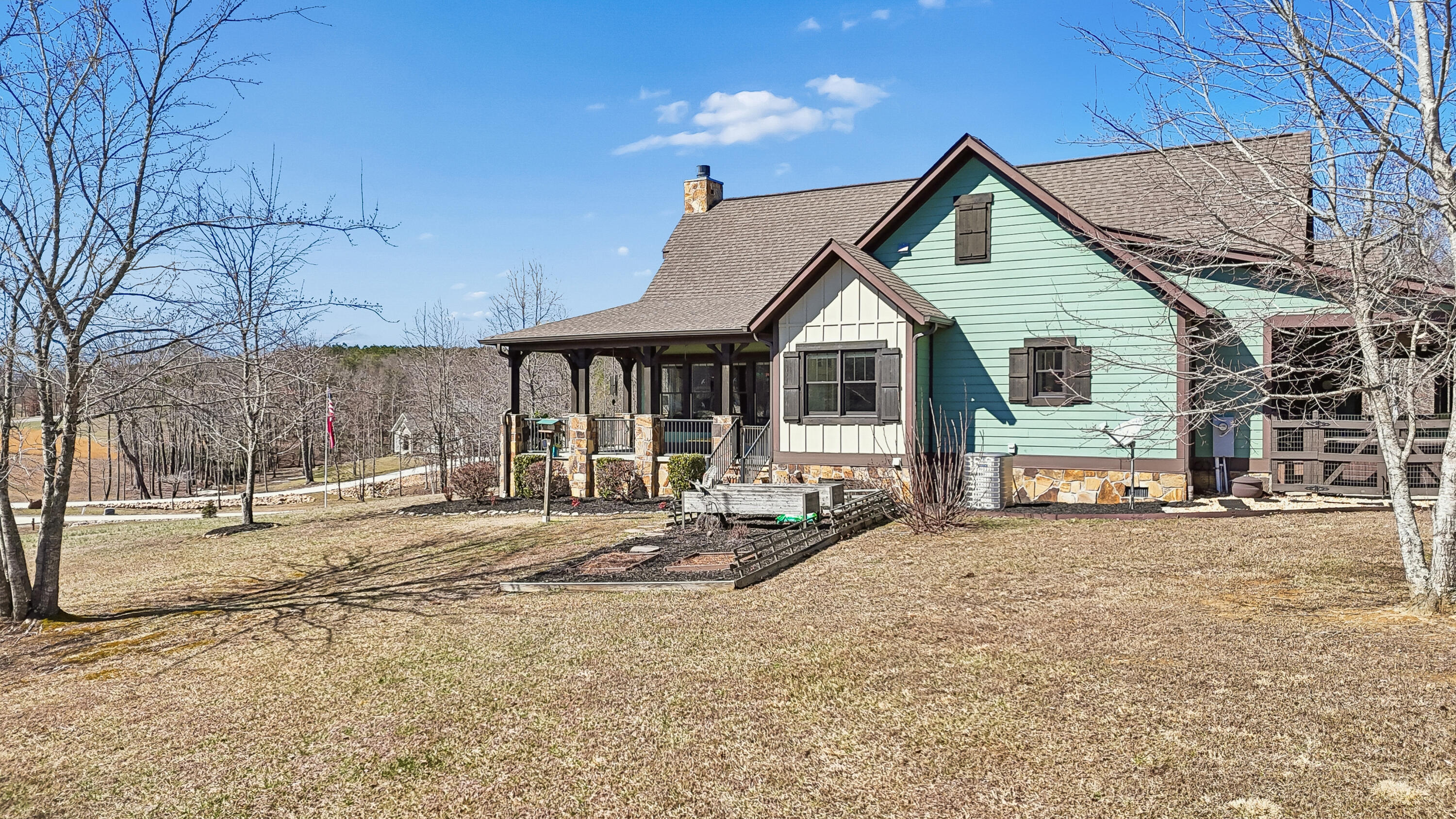925 River Bluffs Drive