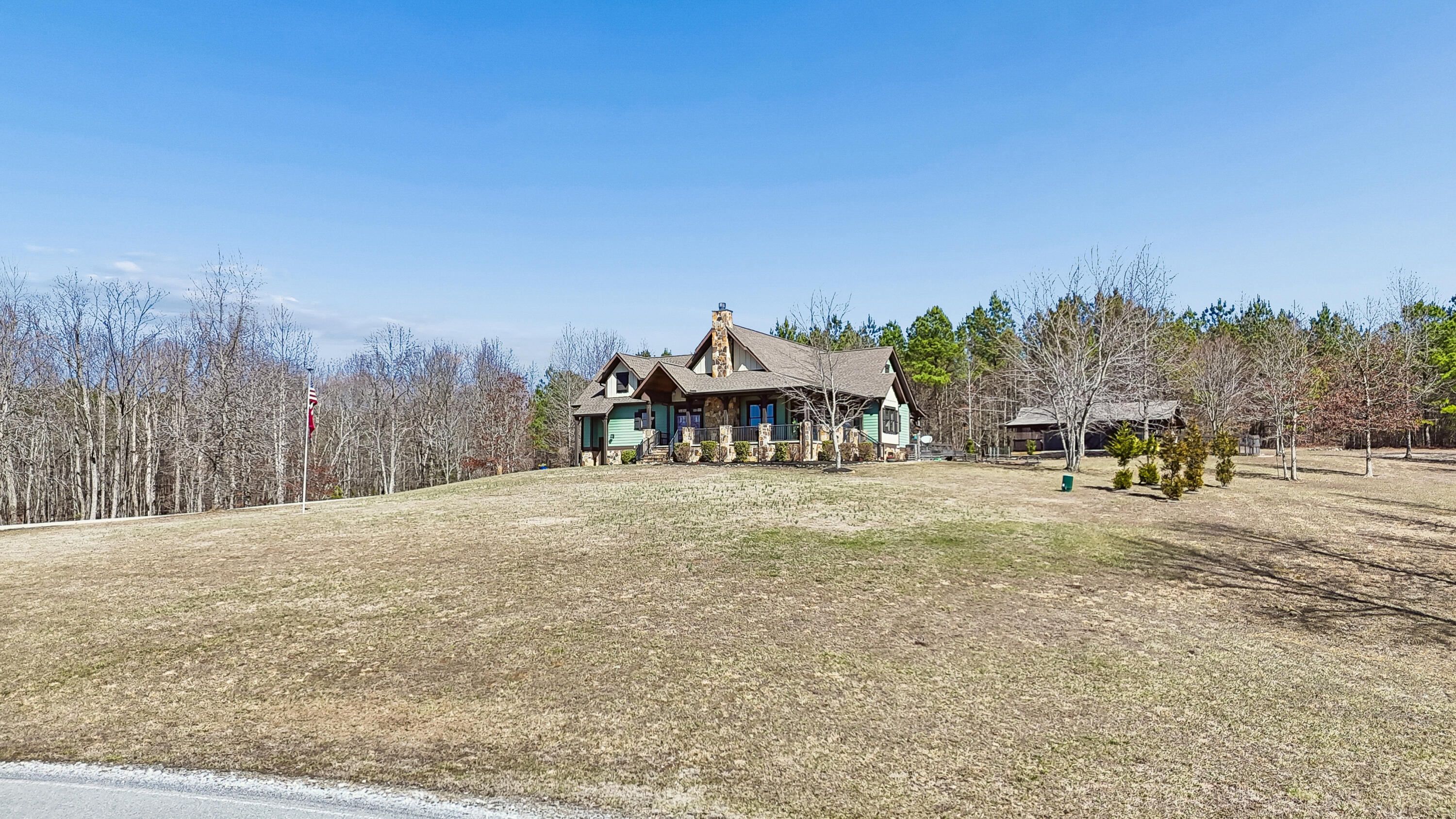 925 River Bluffs Drive